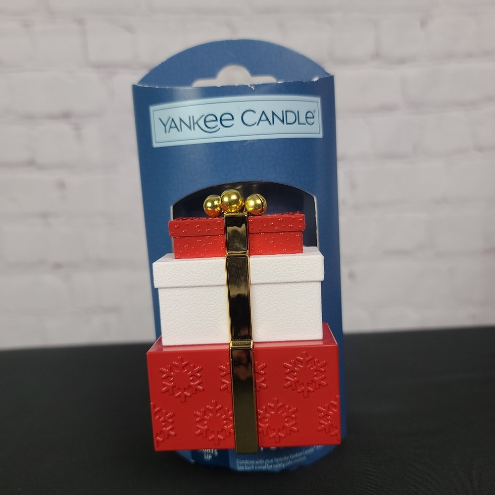 Yankee Candle. Scentplug Diffuser.  Presents, Light Up.